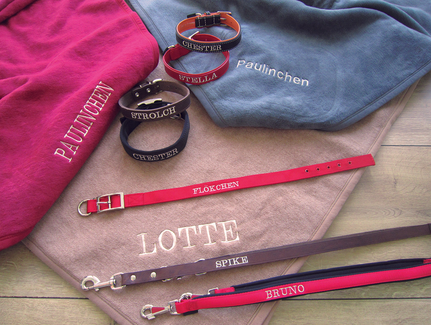 PERSONALISIEREN: Lederhalsband mit Strassbuchstaben – Individuell. Hochwertig. Mit ihrem Text/ Namen.