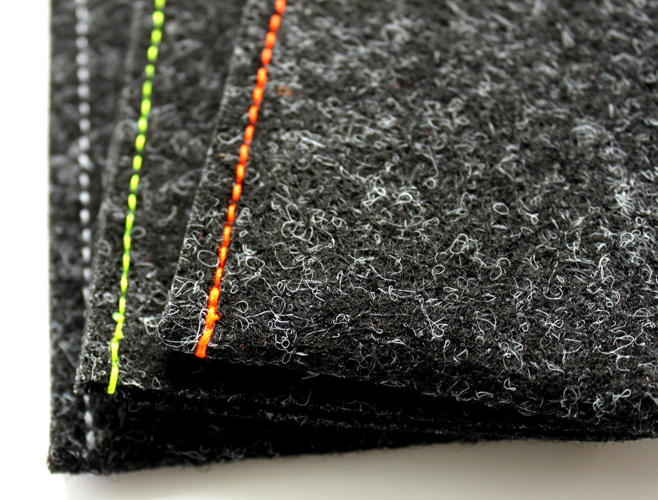 Filztasche für MacBook Pro – Passgenauer Schutz in Design & Funktion