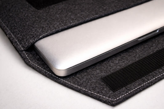 Filztasche für MacBook Pro – Passgenauer Schutz in Design & Funktion