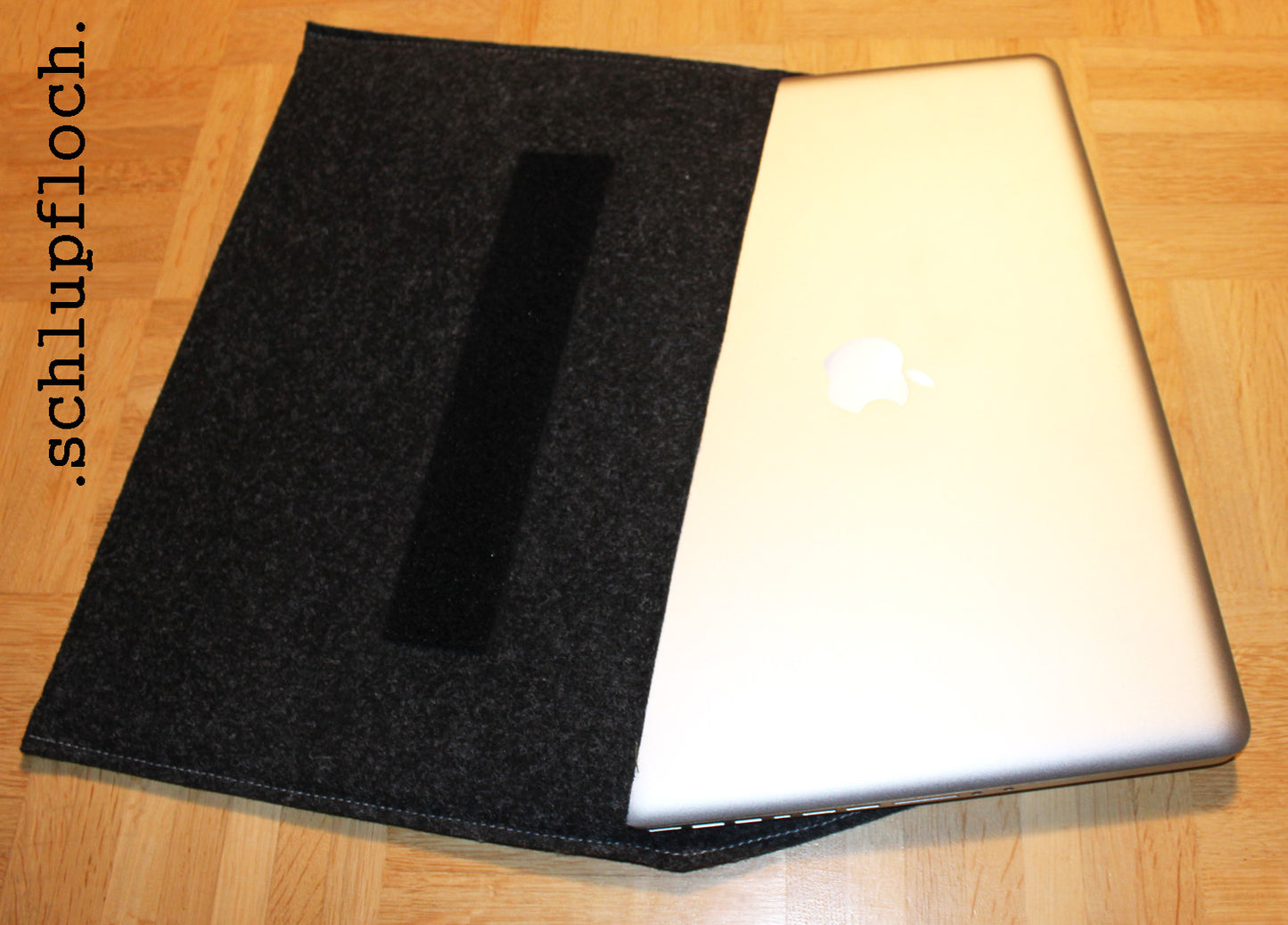 Filztasche für MacBook Pro – Passgenauer Schutz in Design & Funktion